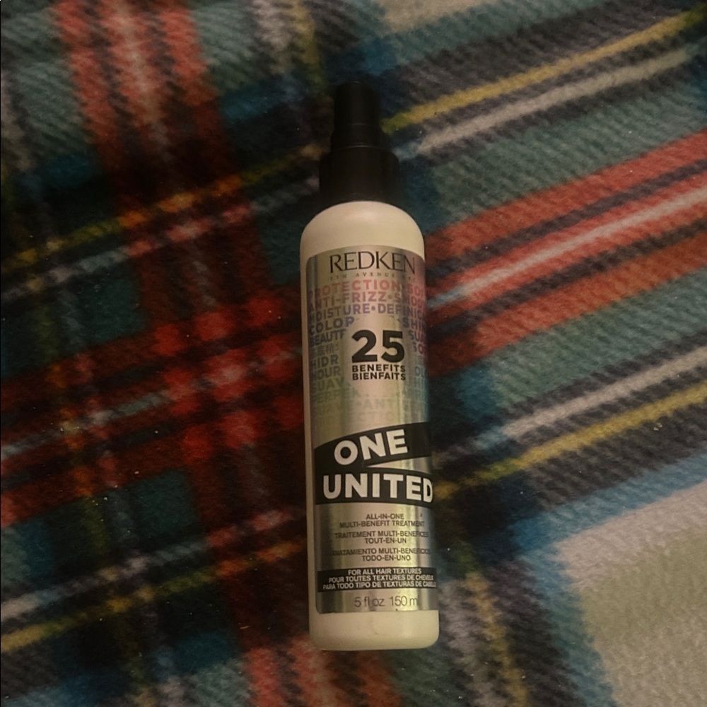 Redken One United Hair Treatment - Black and White 3/4 full